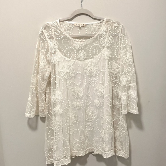 Lace tunic top with built in cami - Picture 1 of 3